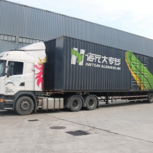 大專線車隊(duì)